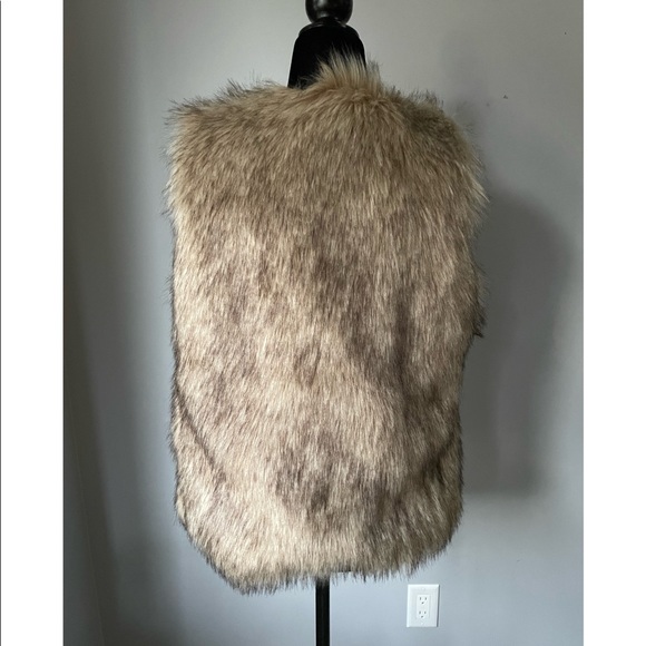 Gap Kids Faux Fur Vest (XXL kids) - Picture 4 of 9